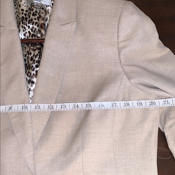 Kasper Classic Beige Blazer - Picture 5 of 6